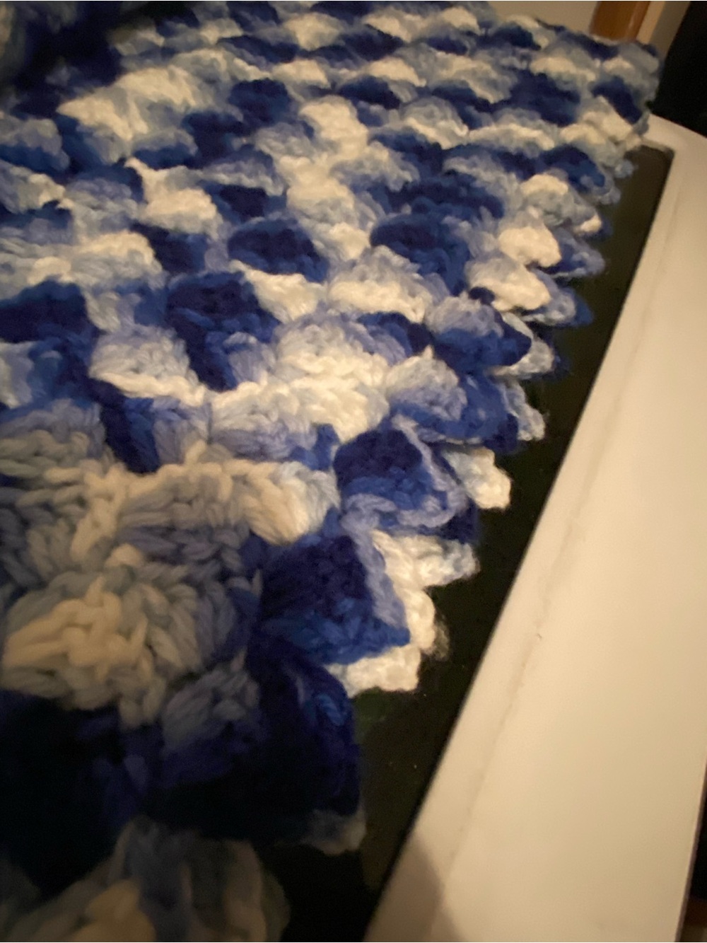 Vintage Crocheted Afghan Throw Blanket 48 x 60 Gorgeous Blue White Diamond Edge - Picture 3 of 4